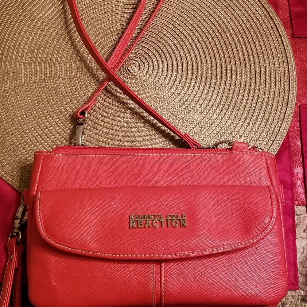 Kenneth Cole Reaction Cross Body Bag